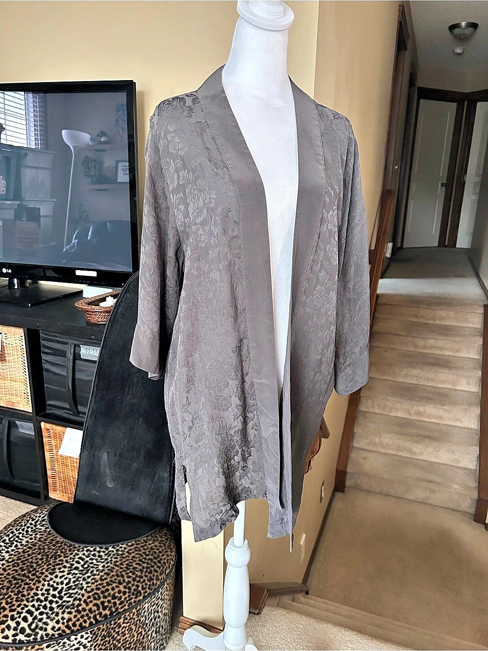 Silk Floral Open Front duster kimono Size Small - dark grey31